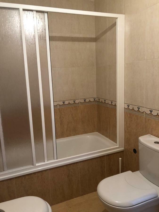 Piso Vacacional en Avilés Appartamento Esterno foto