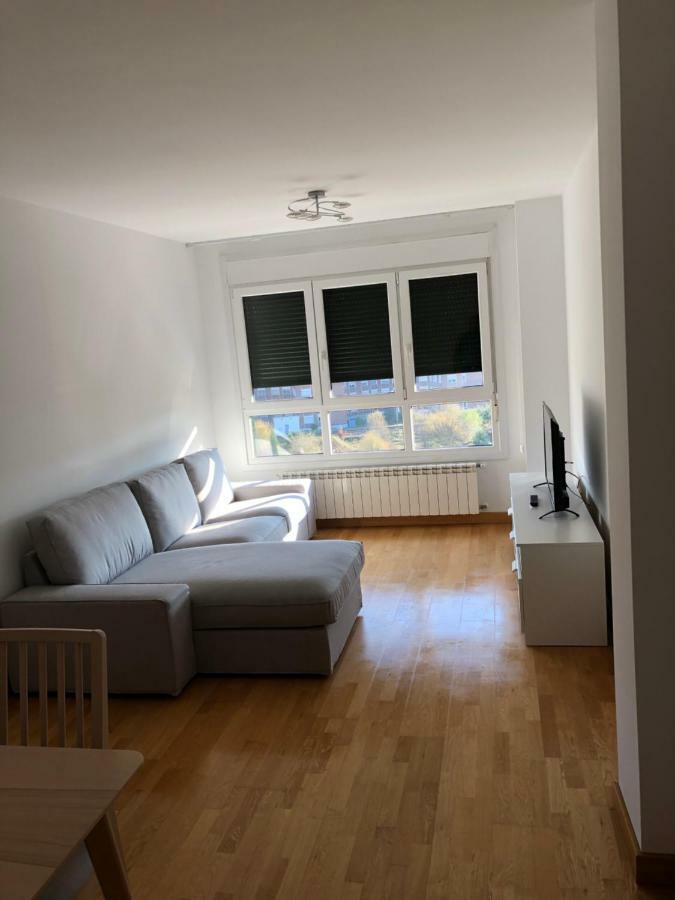 Piso Vacacional en Avilés Appartamento Esterno foto
