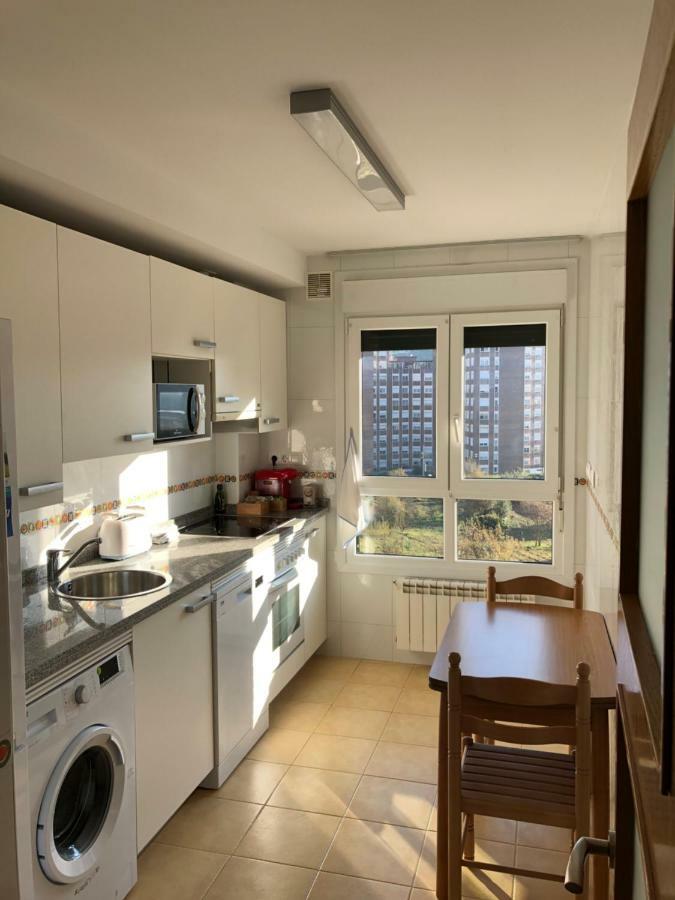 Piso Vacacional en Avilés Appartamento Esterno foto