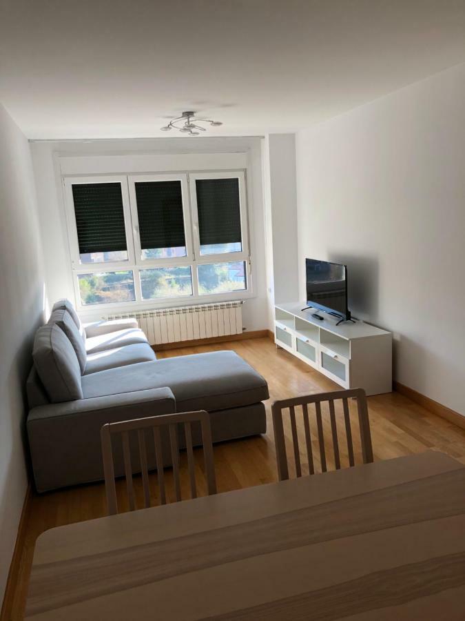 Piso Vacacional en Avilés Appartamento Esterno foto