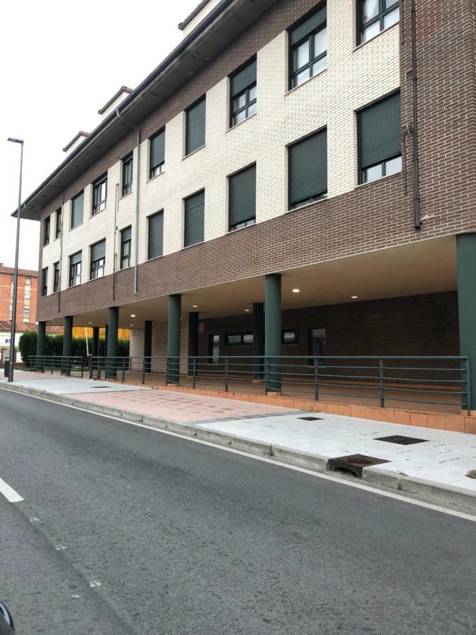 Piso Vacacional en Avilés Appartamento Esterno foto